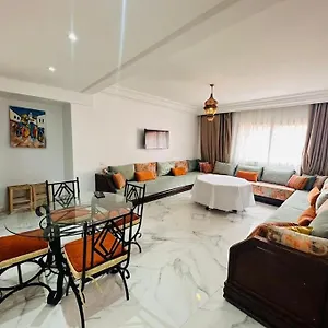 Appartement Avec Piscine 2chambres Au Coeur De Gueliz, Marrakesh